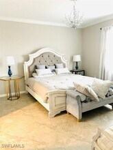 1599 Marton Ct in Naples, FL - Foto de edificio - Building Photo