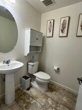 1435 W Woodward Ave, Unit 4 in Manteca, CA - Building Photo - Building Photo