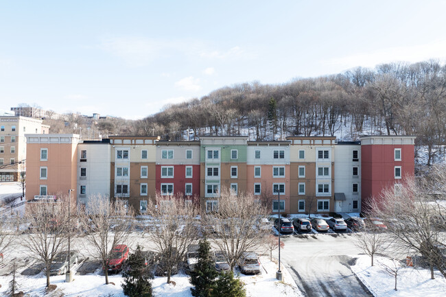 College Suites at City Station South in Troy, NY - Building Photo - Building Photo