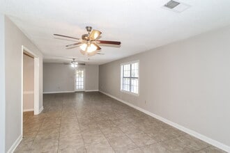 6610 Shaker Ln in Memphis, TN - Building Photo - Building Photo