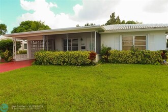 8406 NW 59th Pl in Tamarac, FL - Building Photo - Building Photo