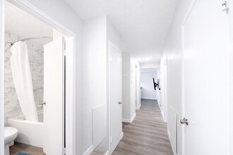 10724-10105 105 St NW in Edmonton, AB - Building Photo - Building Photo