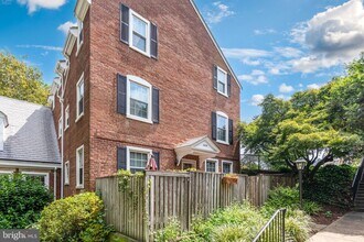 3334 S Wakefield St in Arlington, VA - Building Photo - Building Photo