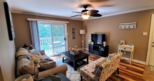 986 Millpond Rd, Unit H in Valparaiso, IN - Building Photo - Building Photo