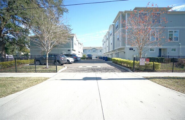 property at 115 N Arrawana Ave