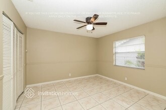 321 Canterbury Dr W in Riviera Beach, FL - Building Photo - Building Photo