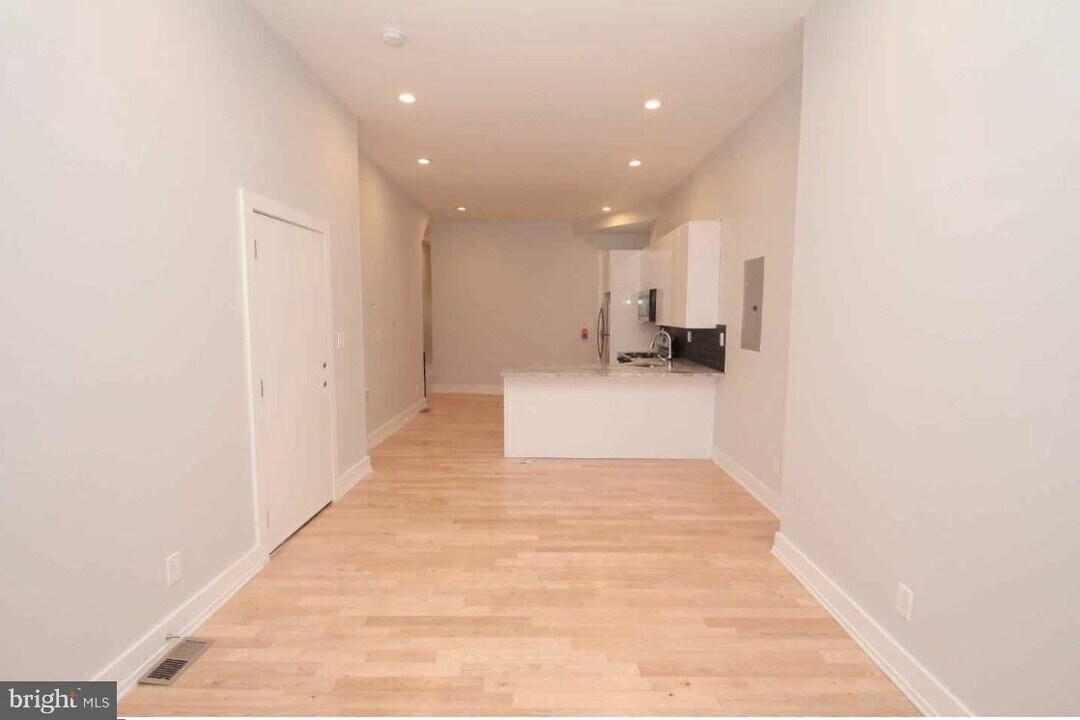 629 N 32nd St-Unit -3 in Philadelphia, PA - Building Photo