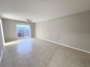 7610 W Powhatan Ave in Tampa, FL - Building Photo - Building Photo