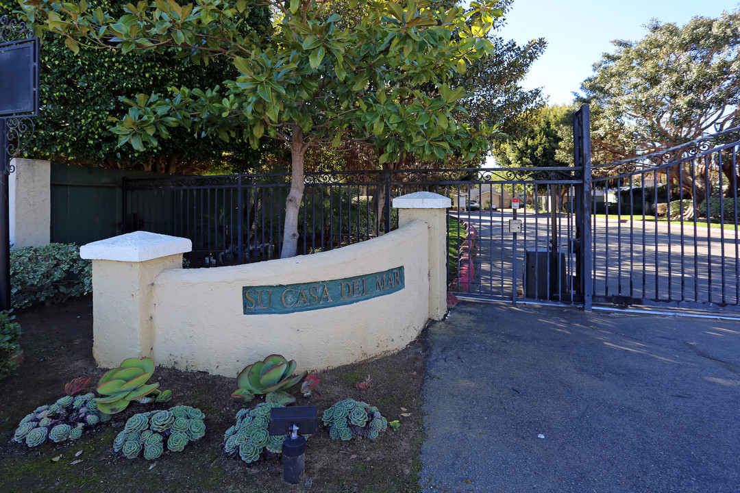 Su Casa Del Mar Apartments in Carlsbad, CA - Building Photo