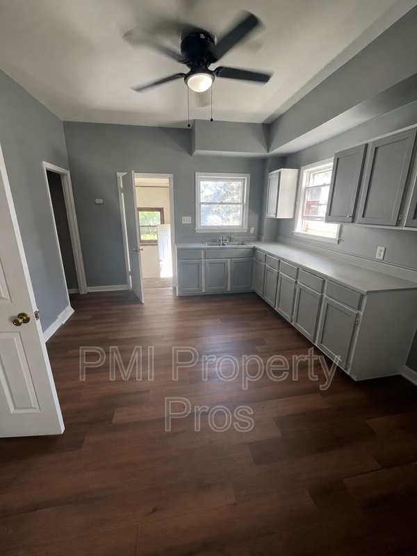property at 1516 S Union St