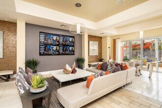 Volta on Broadway in Tempe, AZ - Foto de edificio - Building Photo