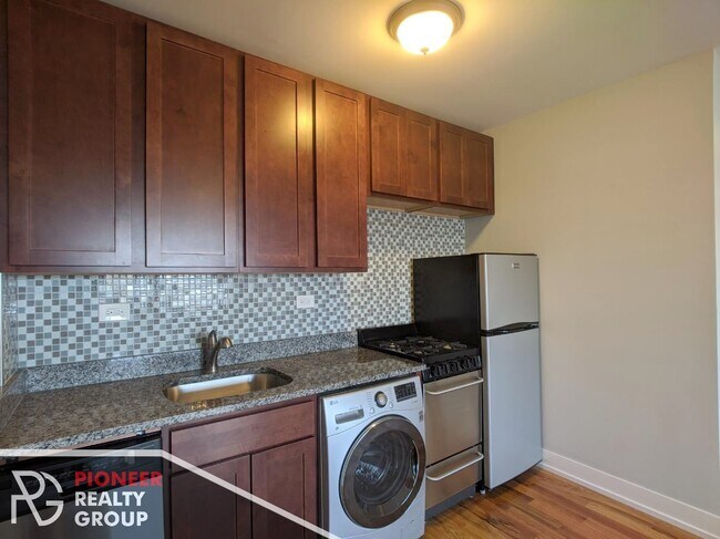 510 W Arlington Pl, Unit 4