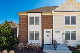 New Village Homes & Whitney Young Townhomes in Columbus, OH - Foto de edificio - Building Photo