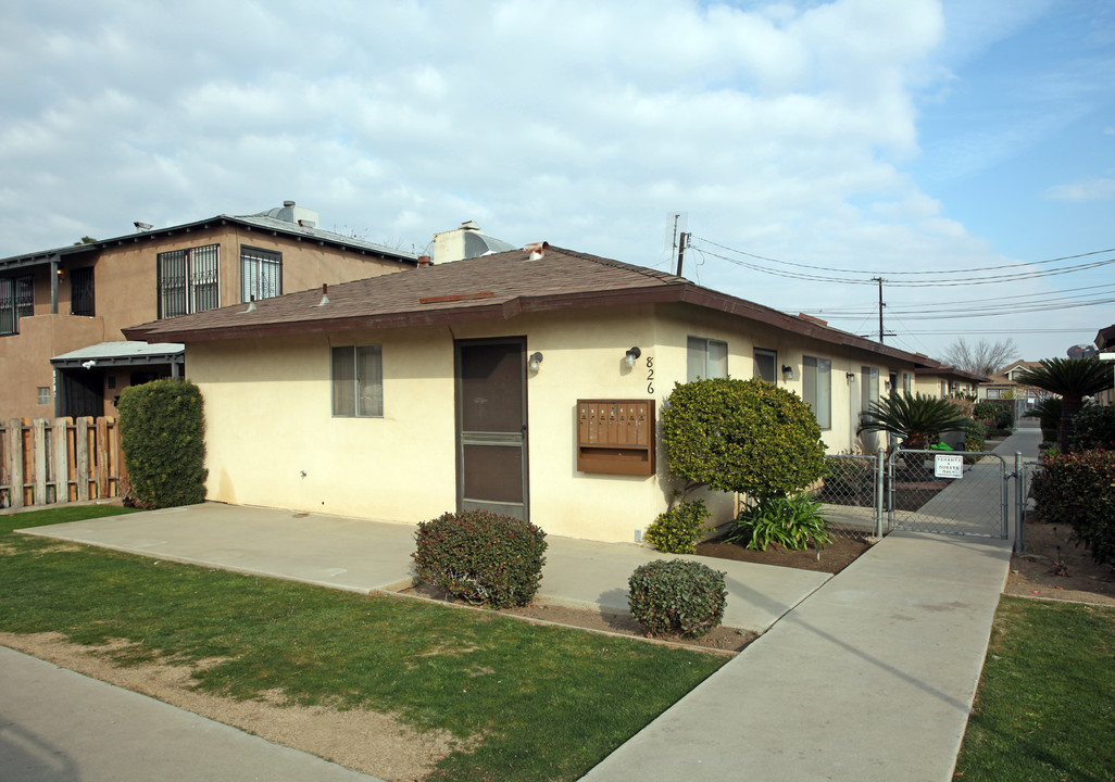 826 30th St in Bakersfield, CA - Foto de edificio