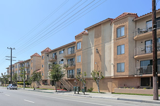 Villa California Apartments in North Hollywood, CA - Building Photo - Building Photo