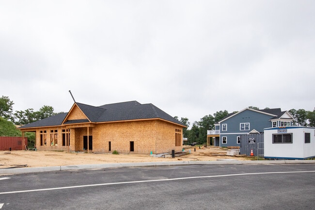 Middle Country Meadows 55+ Community in Selden, NY - Foto de edificio - Building Photo