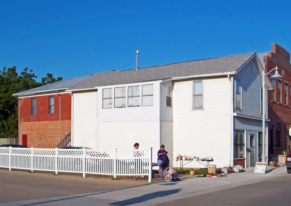 211 W Main St in New London, IA - Building Photo