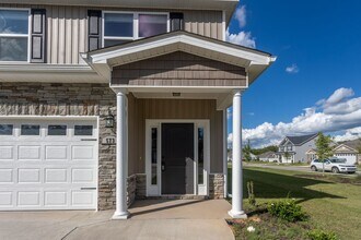 573 Schaver Lp in Aiken, SC - Foto de edificio - Building Photo