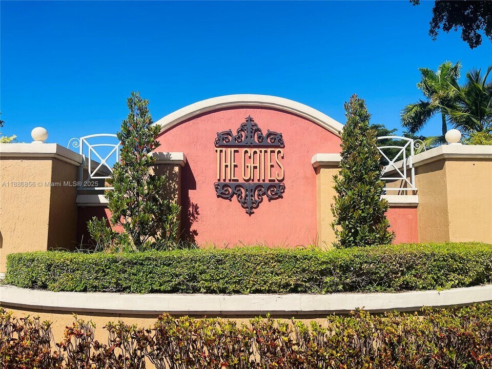 11500 NW 60th Terrace in Doral, FL - Building Photo