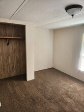 134 Hussey Mhp Ln in Beulaville, NC - Building Photo - Building Photo