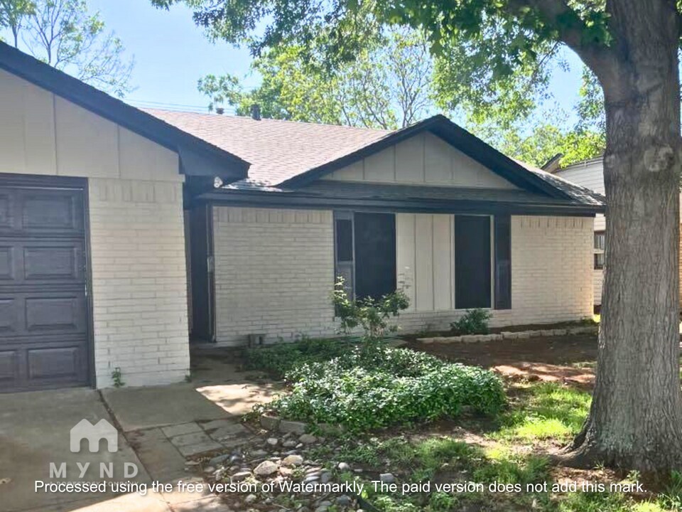 901 Stonybrook Dr in Lewisville, TX - Building Photo