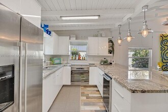 122 Florida Ave in Coral Gables, FL - Foto de edificio - Building Photo