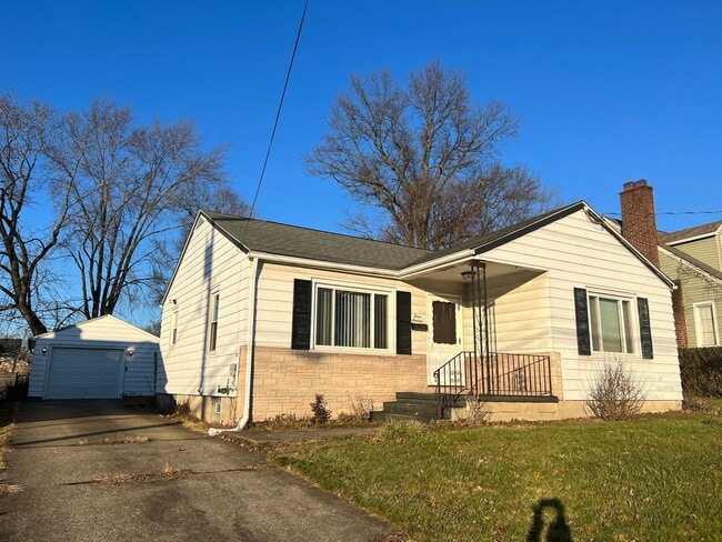 property at 316 E Liberty St