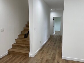 341 N Kenmore Ave in Los Angeles, CA - Building Photo - Building Photo