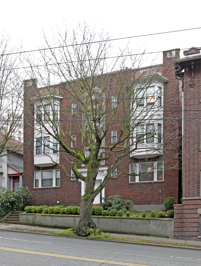 Beachmont Apartments in Seattle, WA - Building Photo - Building Photo