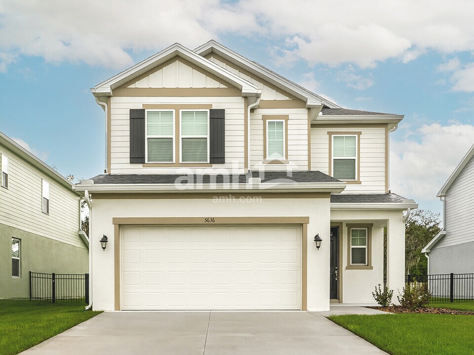 5757 Oesterle Rd in St. Cloud, FL - Building Photo