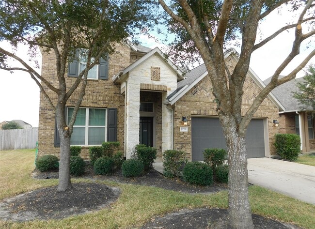property at 8219 Oxbow Manor