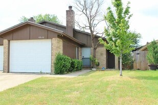 6620 S Creek Dr in Fort Worth, TX - Building Photo