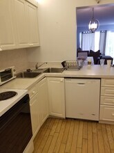 450 Paradise Isle Blvd, Unit 205 in Hallandale Beach, FL - Building Photo - Building Photo