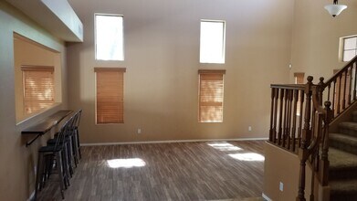 4643 W Crosswater Way in Phoenix, AZ - Building Photo - Building Photo