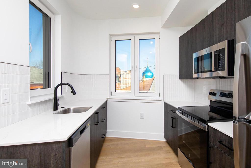 633 N 5th St in Philadelphia, PA - Building Photo