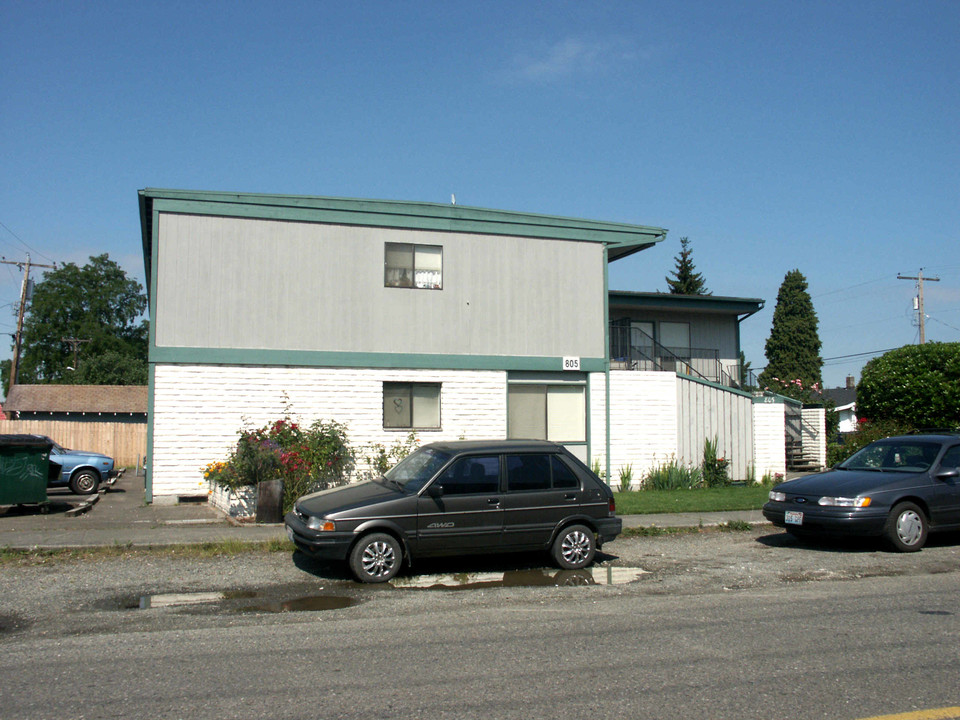 805 F St SE in Auburn, WA - Building Photo