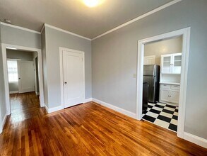 6050 Monroe Ave in Oakland, CA - Building Photo - Building Photo