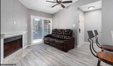 18800 Egret Bay Blvd in Houston, TX - Building Photo - Building Photo