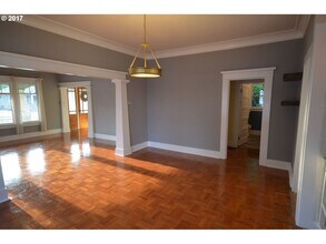 2926 NE 57th Ave in Portland, OR - Building Photo - Building Photo