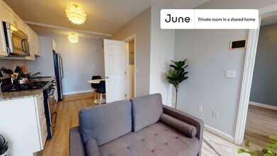 Room in Shared 3 bed/1 bath home, Unit B in Boston, MA - Building Photo - Building Photo