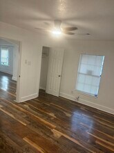 6043 Lyndhurst Dr in Houston, TX - Building Photo - Building Photo