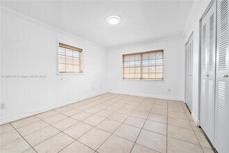 8650 SW 109th Ave in Miami, FL - Building Photo - Building Photo