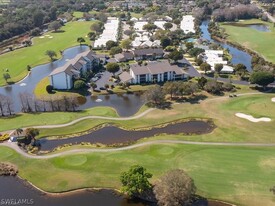 1520 Imperial Golf Course Blvd in Naples, FL - Foto de edificio - Building Photo