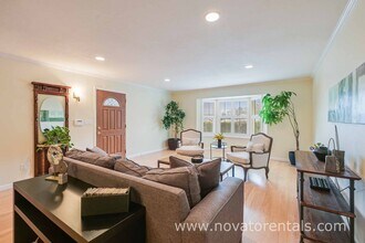 44 Trish Dr in Novato, CA - Building Photo - Building Photo