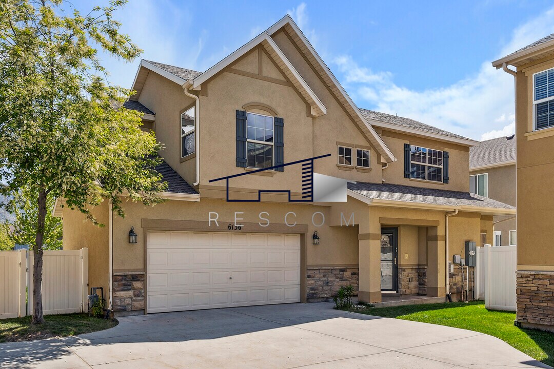 6136 Brighton Ridge Dr in South Ogden, UT - Foto de edificio