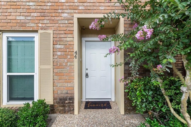 14333 Memorial Dr in Houston, TX - Building Photo - Building Photo