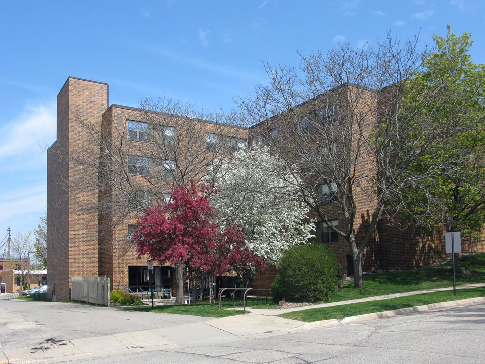 Zumbrota Towers in Zumbrota, MN - Building Photo