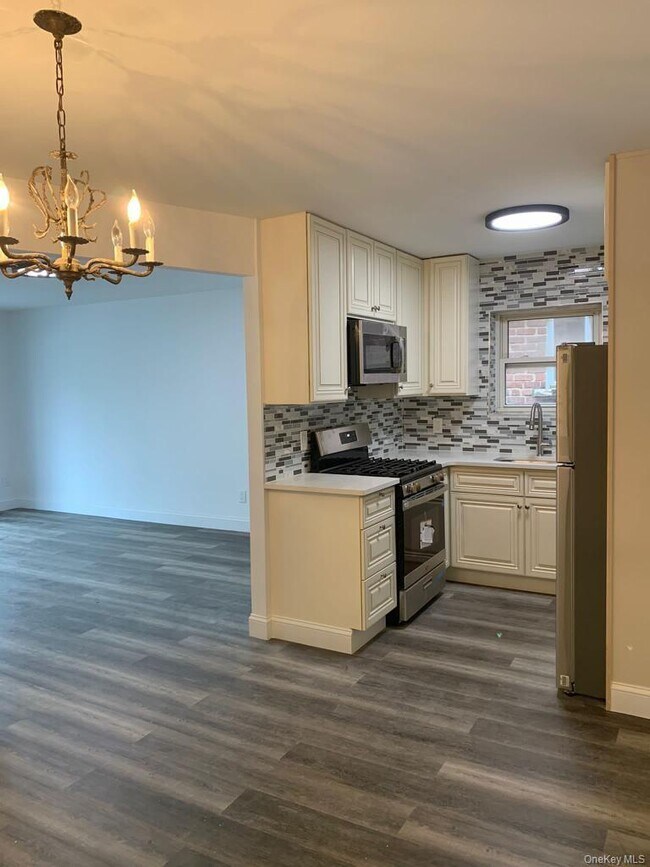 4410 Baychester Ave in Bronx, NY - Building Photo - Building Photo