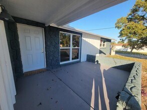 6935 Alta Vista St in Port Richey, FL - Building Photo - Building Photo