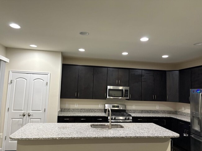 43321 Semolina Terrace in Chantilly, VA - Building Photo - Building Photo